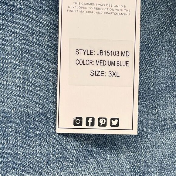 Judy Blue Mid-Rise Classic Cuffed Denim Shorts - Medium Wash, 3XL, NWT - Picture 6 of 16